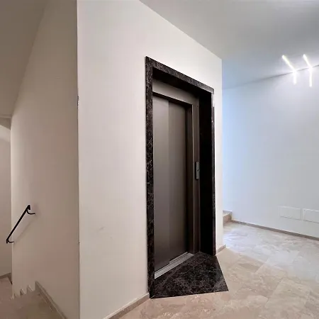 Apartment Castellini-private Parking *