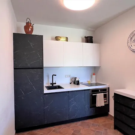 Apartment Castellini-private Parking