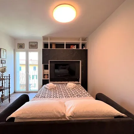 Castellini-private Parking Apartment