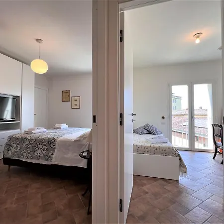 Castellini-private Parking Apartment Siena