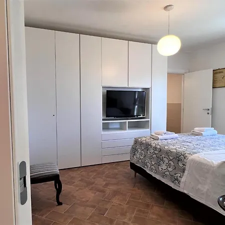 Apartment Castellini-private Parking *